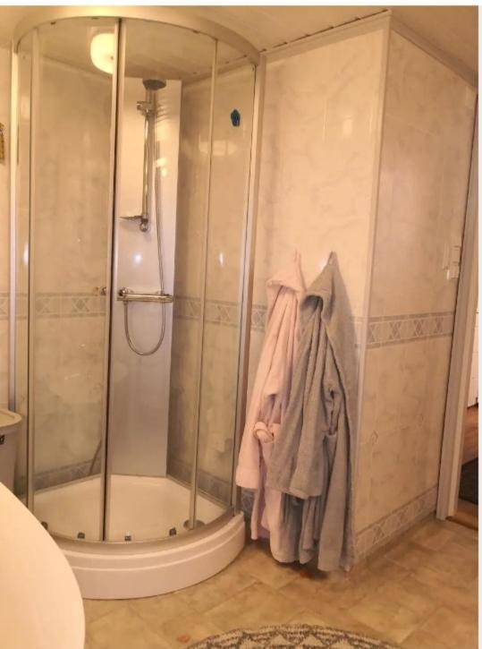 Sentral Studioleilighet Ved Stranden Og Hvalsenter Nb Ma Vaskes Etter Endt Leie Eller Betale Rengjoringshjelpen 500 Kr Анденес Экстерьер фото